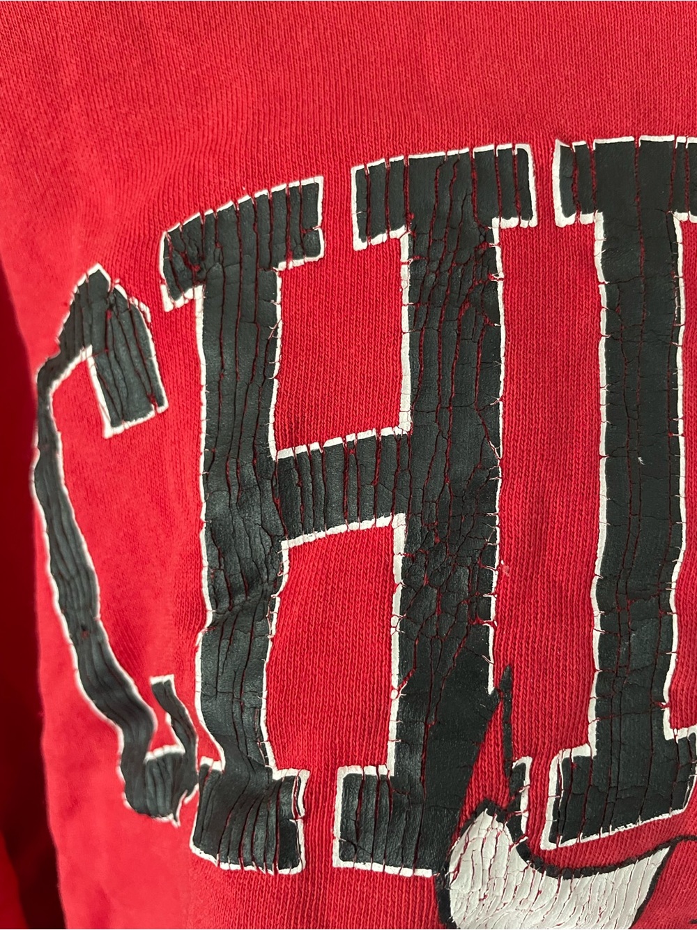 Chicago Bulls Red Cropped Crewneck Sweater - Picture 3 of 4